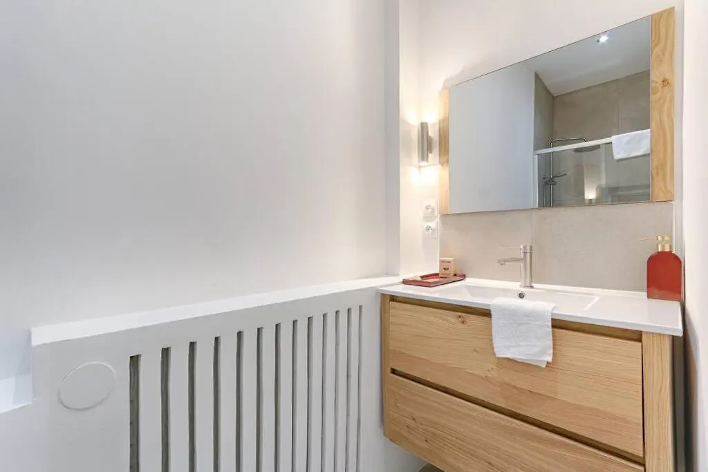 Cambodge Pere Lachaise Cosy Studio 2P Paris Apartment