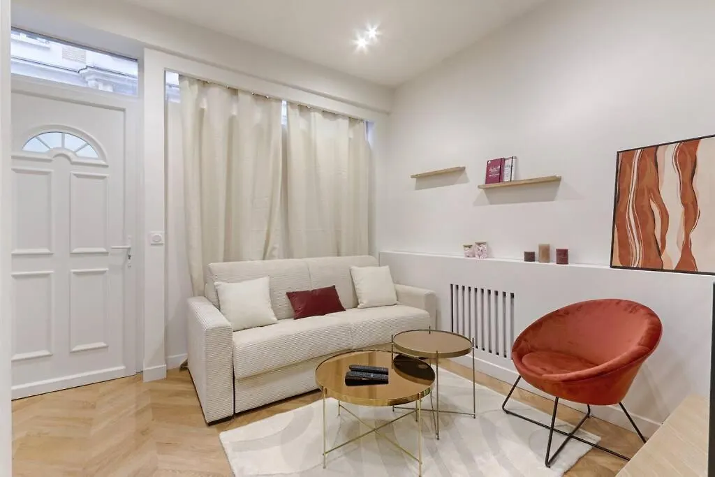 Apartment Cambodge Pere Lachaise Cosy Studio 2P Paris