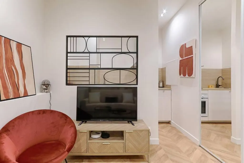 Apartment Cambodge Pere Lachaise Cosy Studio 2P Paris France