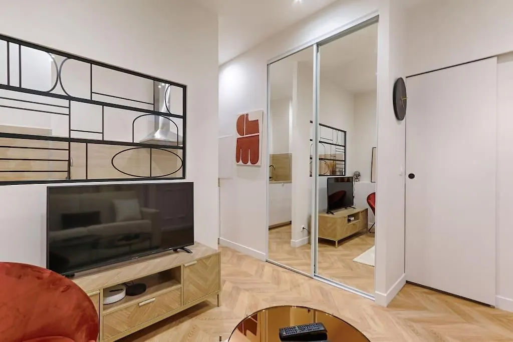 Cambodge Pere Lachaise Cosy Studio 2P Paris Apartment